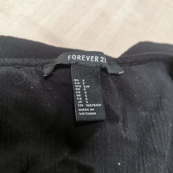 FOREVER 21  Top - Picture 4 of 4